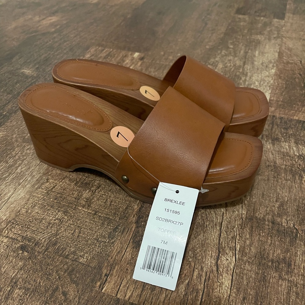 Splendid clog mule